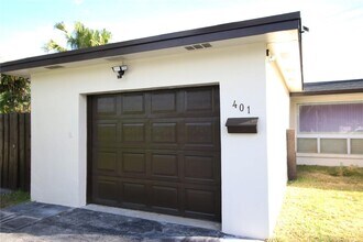 401 SW 64th Pky in Pembroke Pines, FL - Foto de edificio - Building Photo