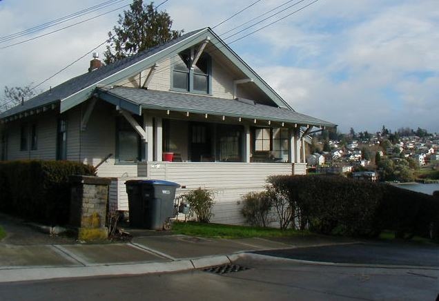 110 11th Street Pl in Bremerton, WA - Foto de edificio