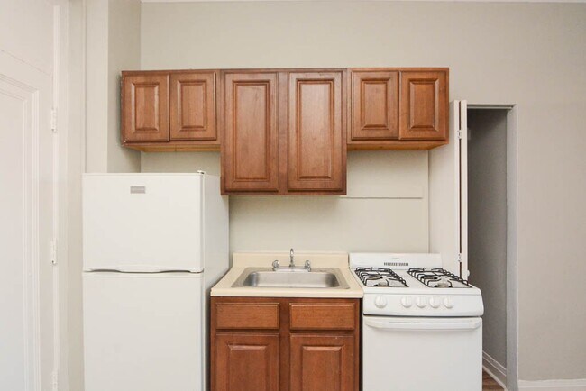 3810 N Fremont St, Unit 416 in Chicago, IL - Building Photo - Building Photo