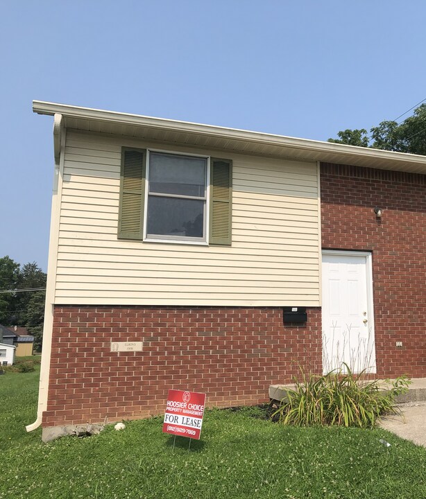 901 N Dunn St in Bloomington, IN - Building Photo