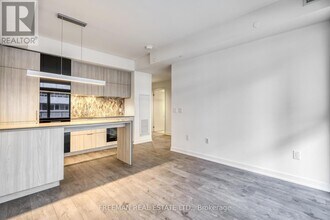 20-520 Richardson St in Toronto, ON - Building Photo - Building Photo