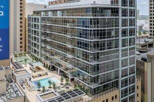 Main 3 Downtown in Dallas, TX - Building Photo