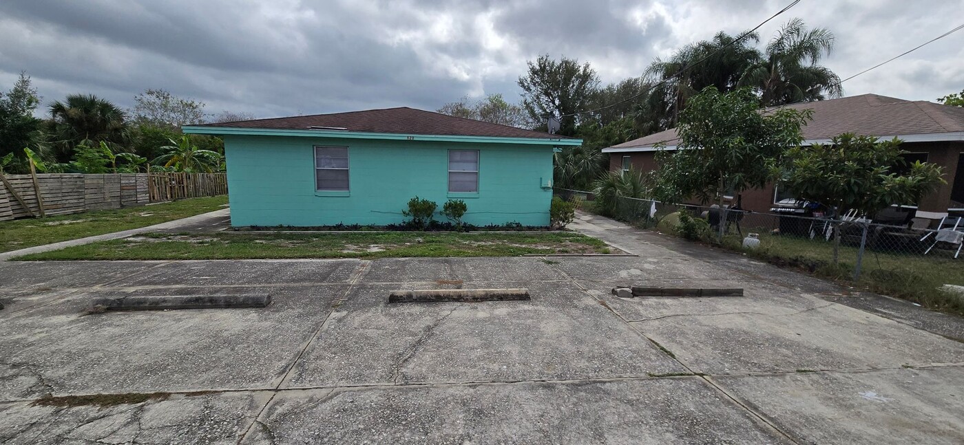 620 Ave Y NE in Winter Haven, FL - Building Photo