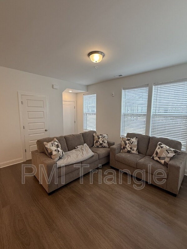 1215 Shaw View Aly in Raleigh, NC - Building Photo - Building Photo