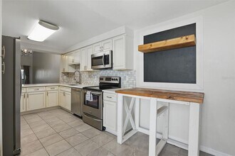 449 Meadowood Blvd in Fern Park, FL - Building Photo - Building Photo