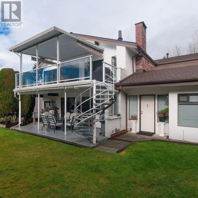 217 W Rockland Rd in North Vancouver, BC - Building Photo - Building Photo