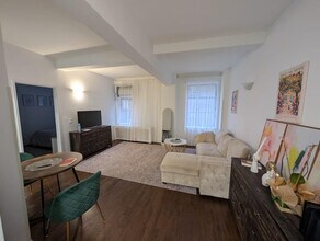 221 E 50th St in New York, NY - Building Photo - Building Photo