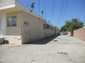 1601 E 95th St in Los Angeles, CA - Building Photo - Building Photo