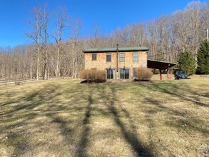 1495 County Rd 83 in Pine Plains, NY - Building Photo - Building Photo
