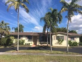 5001 SW 90th Ct in Miami, FL - Building Photo