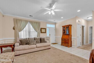 138 Greenlawns Dr in Lakewood, NJ - Building Photo - Building Photo