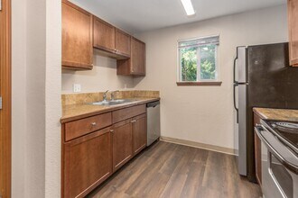 Orchard on the Green in Port Orchard, WA - Building Photo - Interior Photo