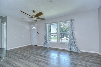 5325 8th Ave S in Gulfport, FL - Building Photo - Building Photo