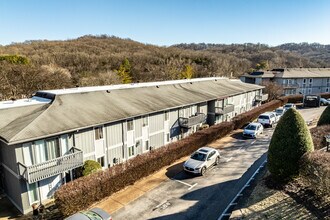 Belle Meade Highlands in Nashville, TN - Building Photo - Building Photo