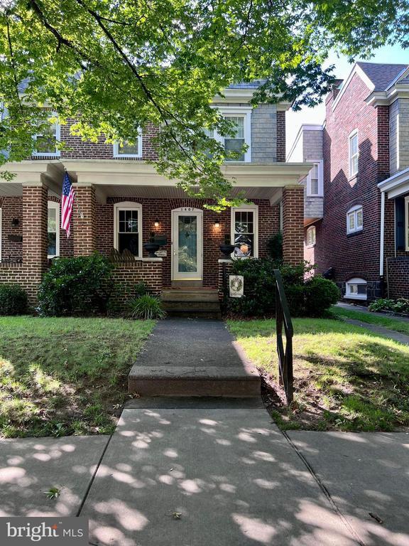 property at 1407 N Grant Ave