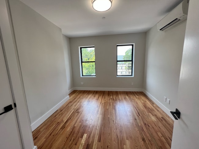 12 Seymour St in Yonkers, NY - Building Photo - Building Photo