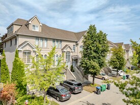 5483 Palmerston Cres in Mississauga, ON - Building Photo
