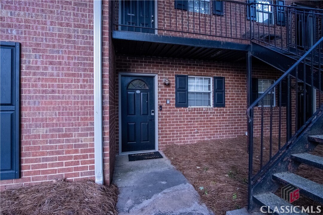 1055 Baxter St in Athens, GA - Building Photo