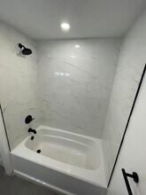 10 Lynn St-Unit -2 in Salem, MA - Building Photo - Building Photo