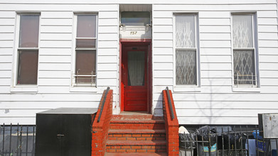 157 Lorimer St in Brooklyn, NY - Building Photo - Building Photo