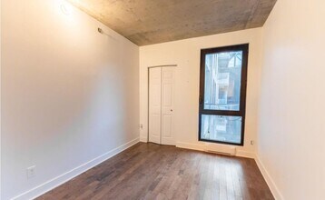 1414-1414 Rue Chomedey in Montréal, QC - Building Photo - Building Photo