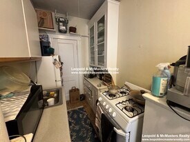 156 Kelton St, Unit 16 in Boston, MA - Building Photo