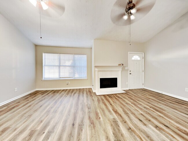 200 Adam Cir in Mcdonough, GA - Building Photo - Building Photo