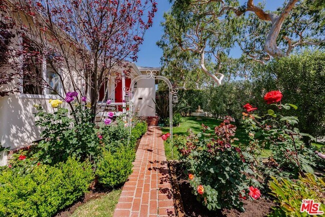 3349 FAY Ave in Culver City, CA - Building Photo - Building Photo