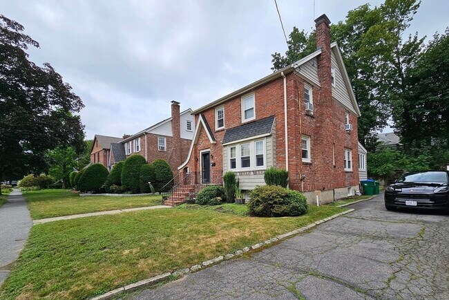 25 Essex St, Unit 1
