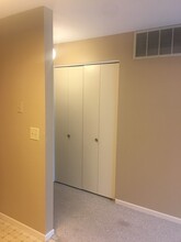 313 Woodside Dr, Unit 313 Woodside Drive in Iowa City, IA - Foto de edificio - Building Photo