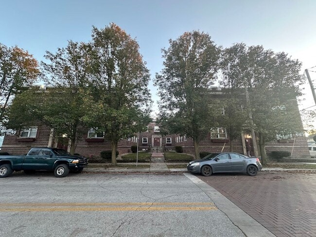 Walnut Manor in Kokomo, IN - Foto de edificio - Building Photo