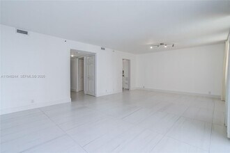 1541 Brickell Ave in Miami, FL - Building Photo - Building Photo