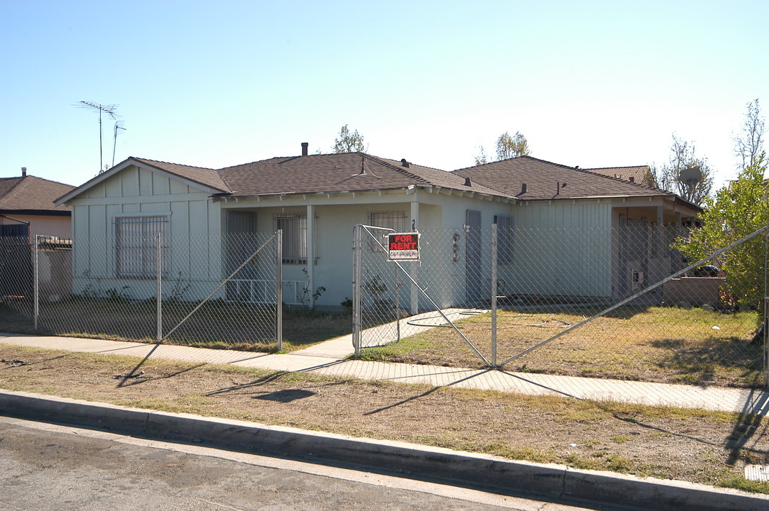 589 Shamrock St in Rialto, CA - Building Photo