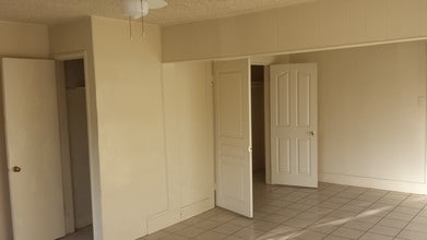 1304 Junipero Ave in Long Beach, CA - Foto de edificio - Building Photo