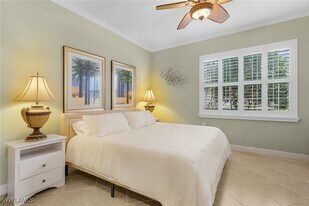 801 Regency Reserve Cir in Naples, FL - Building Photo