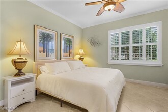 801 Regency Reserve Cir in Naples, FL - Foto de edificio - Building Photo