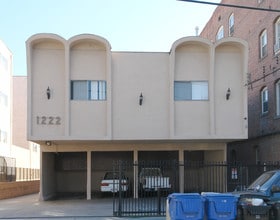 1222 N Edgemont St in Los Angeles, CA - Building Photo - Building Photo