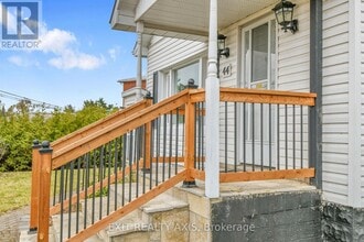 44 Main St in Westport, ON - Building Photo - Building Photo