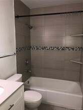 13920 Lake Placid Ct-Unit -B-15 in Hialeah, FL - Building Photo - Building Photo