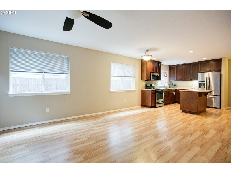 1322 SE 84th Ave in Portland, OR - Building Photo