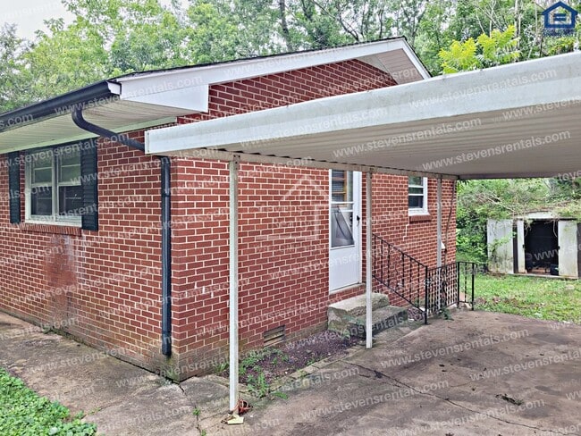 346 W 5th St in Cookeville, TN - Foto de edificio - Building Photo