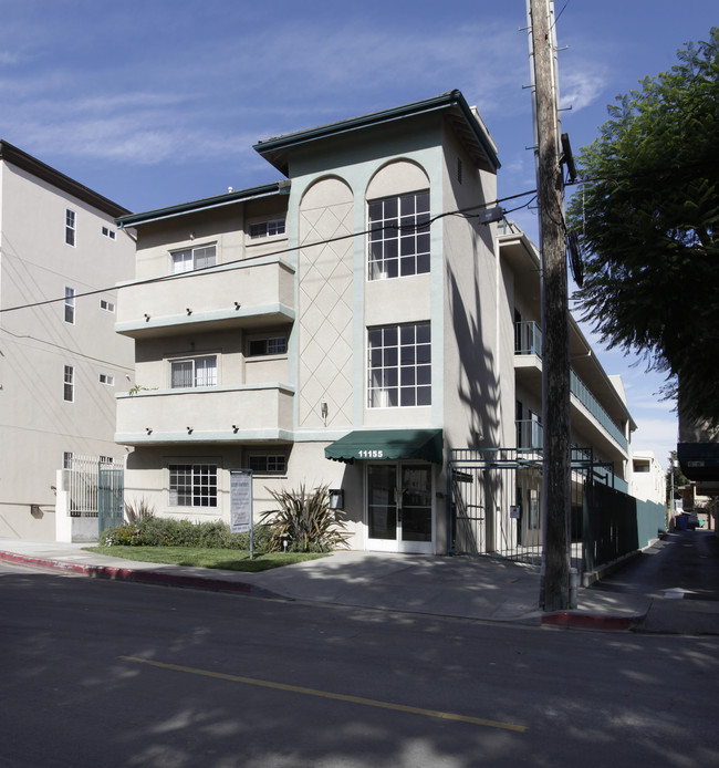 Adriana Arms Apartments in Studio City, CA - Building Photo - Building Photo