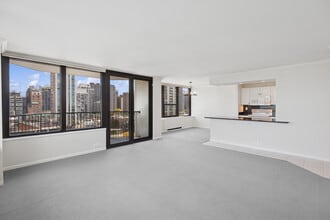 1560 N Sandburg Ter, Unit 1412 in Chicago, IL - Building Photo - Building Photo