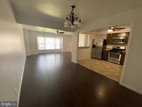 22 Fairmount Dr in Glassboro, NJ - Foto de edificio - Building Photo