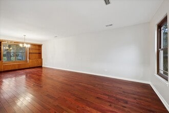 20 S Parliament Way in Mundelein, IL - Building Photo - Building Photo