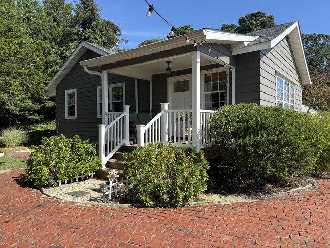 property at 124 S Beverly Dr