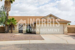 114 Sierra Cir in Casa Grande, AZ - Building Photo