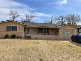 3811 28th St in Lubbock, TX - Building Photo