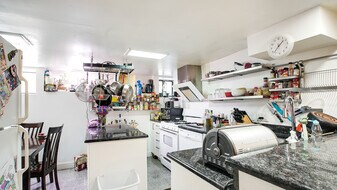 724 Kater St, Unit 1 in Philadelphia, PA - Building Photo