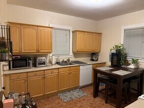 16 Caldwell Ave, Unit 1R in Somerville, MA - Foto de edificio - Building Photo